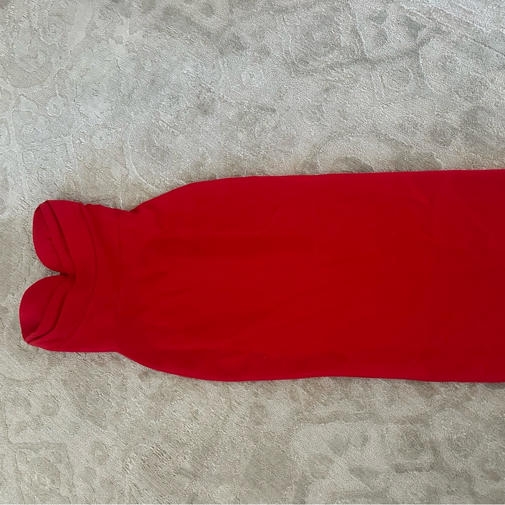 Stunning Alex Perry designer midi dress in Red